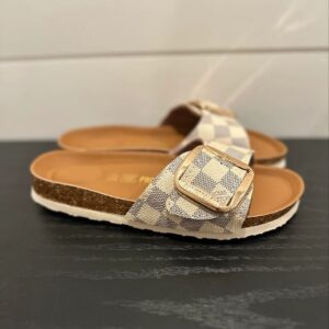 DA Big Buckle Sandal