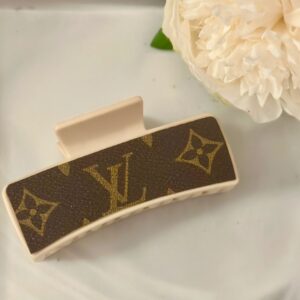 Mono Hair Claw Clips