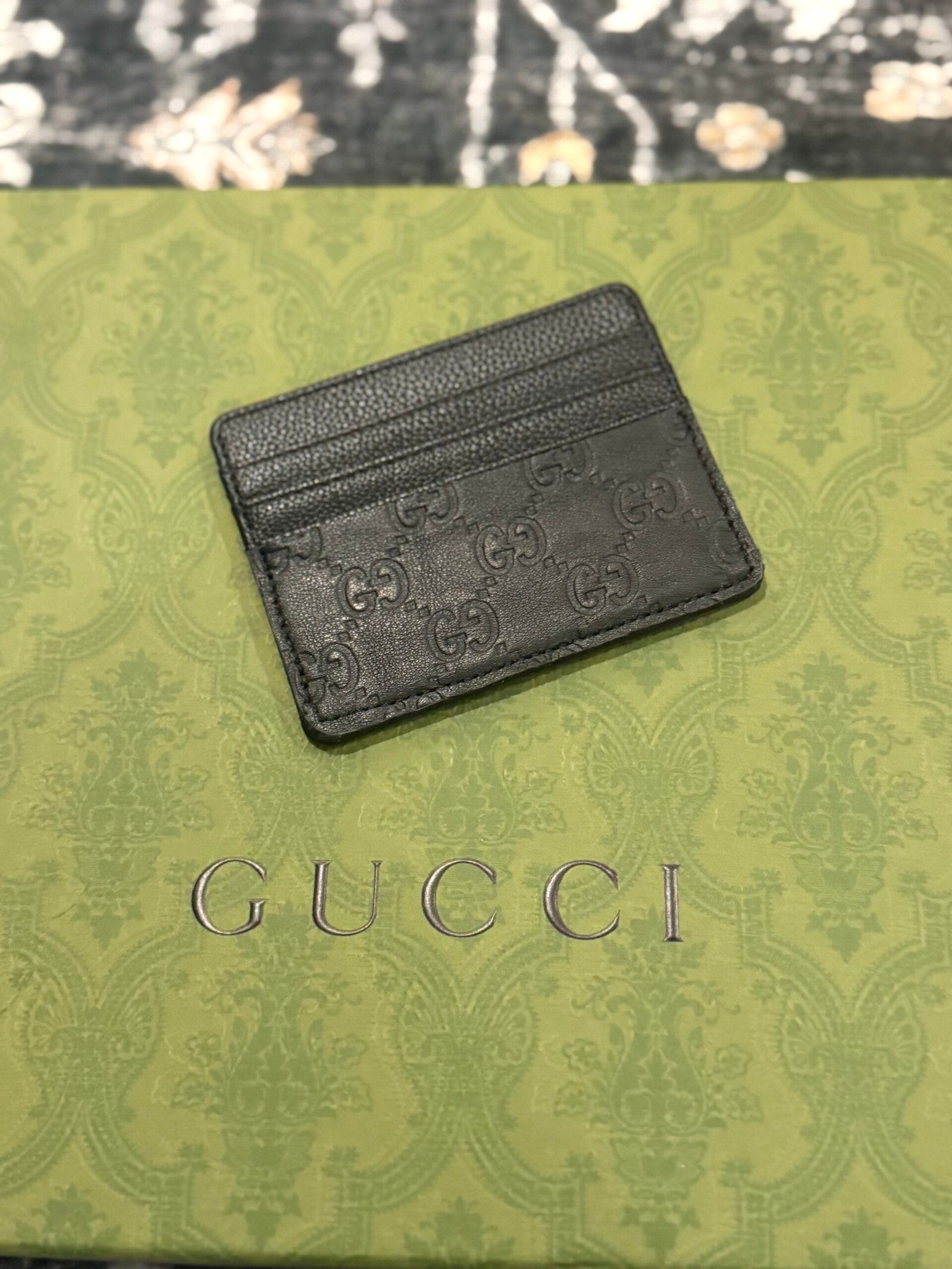 black guccissima card holder