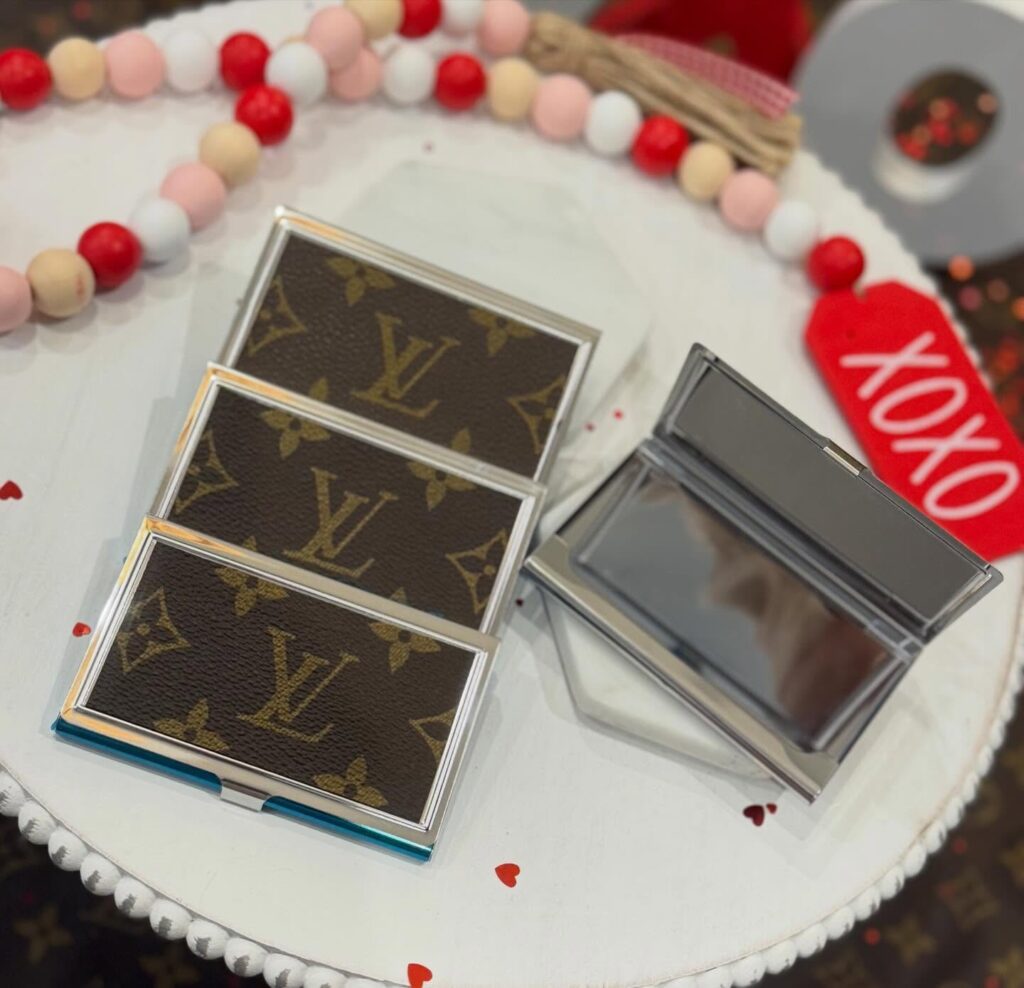 🚨 𝗨𝗣𝗗𝗔𝗧𝗘 🚨

After a few agonizing months, we are getting closer to a new 𝑾𝑬𝑩𝑺𝑰𝑻𝑬 𝑳𝑨𝑼𝑵𝑪𝑯. While it should have been launched a few days ago, the developer had a few issues that needed to be fixed so… here’s to hoping a launch before the weekend! 🙏  𝗦𝗧𝗔𝗬 𝗧𝗨𝗡𝗘𝗗 

𝓤𝓷𝓽𝓲𝓵 𝓽𝓱𝓮𝓷...

Perfect Valentine’s / Galentine’s Day Gifts ….
❣️𝗥𝗘𝗔𝗗𝗬 𝗧𝗢 𝗦𝗛𝗜𝗣 ❣️ That’s right… all of these items are 𝗣𝗿𝗲-𝗠𝗮𝗱𝗲 𝗮𝗻𝗱 𝗥𝗲𝗮𝗱𝘆 𝘁𝗼 𝗦𝗵𝗶𝗽 🎉💗🙏

♥︎There are multiples of each item
♥︎Prices are in the comments under each photo. 
♥︎Shipping is an additional standard rate
All items will be cross posted
♥︎To purchase, please either comment under photo(s) of items or send a message 

💌𝓜𝓮𝓽𝓱𝓸𝓭𝓼 𝓸𝓯 𝓹𝓪𝔂𝓶𝓮𝓷𝓽 𝒂𝒄𝒄𝒆𝒑𝒕𝒆𝒅:

❤️Venmo
❤️Zelle
❤️Cashapp
❤️PayPal (add 4% for invoice)