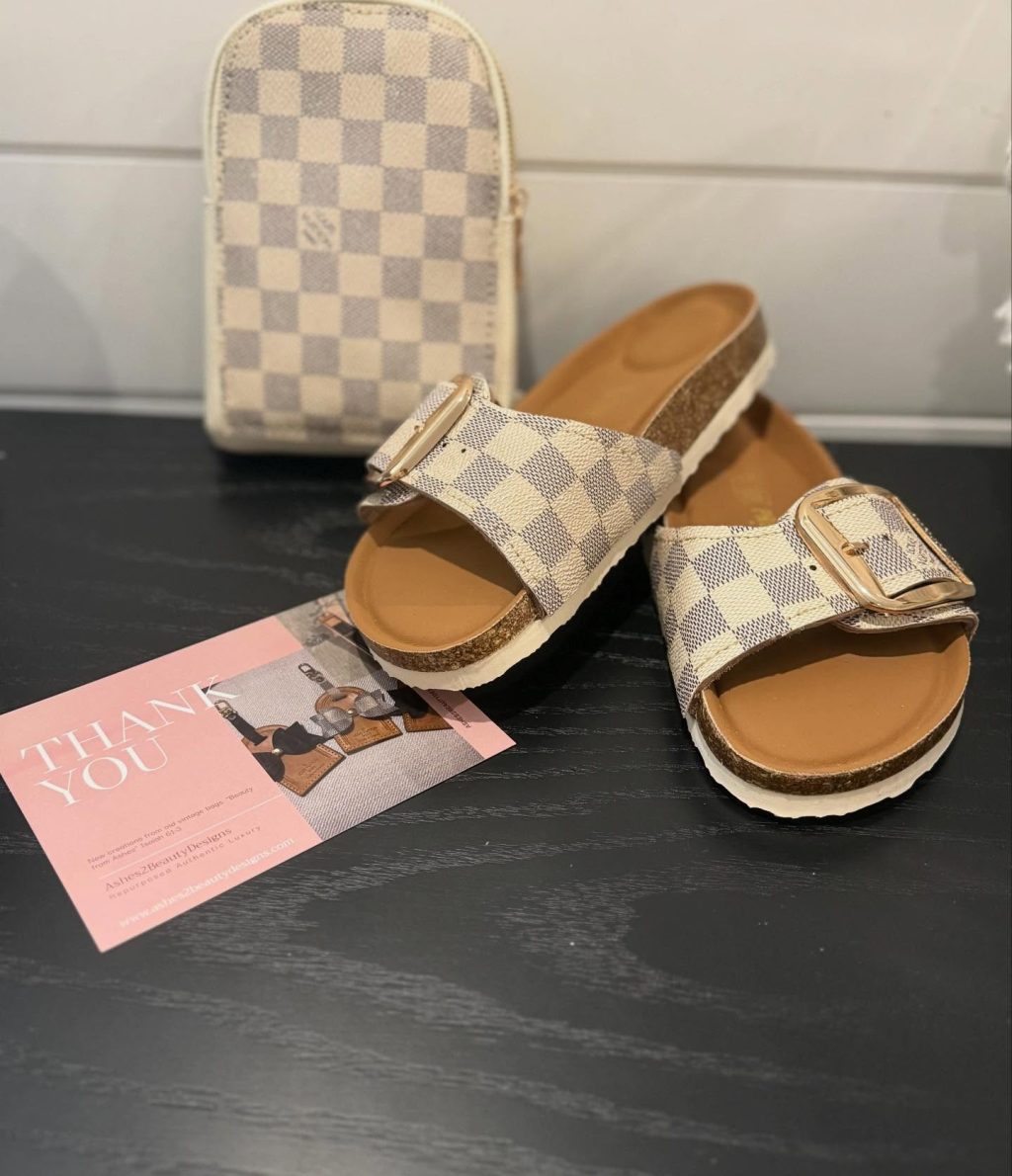 𝐏𝐡𝐞𝐰😮‍💨 𝐈 𝐚𝐦 𝐞𝐱𝐡𝐚𝐮𝐬𝐭𝐞𝐝 - 𝐡𝐞𝐫𝐞 𝐚𝐫𝐞 𝐬𝐨𝐦𝐞 𝐨𝐟 𝐭𝐡𝐞 𝐠𝐢𝐟𝐭𝐬 𝐨𝐧 𝐒𝐚𝐧𝐭𝐚’𝐬 𝐬𝐥𝐞𝐢𝐠𝐡 🎅 

𝐓𝐡𝐚𝐧𝐤 𝐲𝐨𝐮 𝐚𝐥𝐥 𝐟𝐨𝐫 𝐲𝐨𝐮𝐫 𝐨𝐫𝐝𝐞𝐫𝐬 𝐭𝐡𝐢𝐬 𝐂𝐡𝐫𝐢𝐬𝐭𝐦𝐚𝐬 𝐬𝐞𝐚𝐬𝐨𝐧 𝐚𝐧𝐝 𝐬𝐡𝐨𝐩𝐩𝐢𝐧𝐠 𝐬𝐦𝐚𝐥𝐥. 

𝐸𝑛𝑗𝑜𝑦 𝑡𝑖𝑚𝑒 𝑤𝑖𝑡ℎ 𝑦𝑜𝑢𝑟 𝑙𝑜𝑣𝑒𝑑 𝑜𝑛𝑒𝑠 𝑎𝑛𝑑 𝑐𝑒𝑙𝑒𝑏𝑟𝑎𝑡𝑖𝑛𝑔 𝑡ℎ𝑒 𝑏𝑖𝑟𝑡ℎ 𝑜𝑓 𝐽𝑒𝑠𝑢𝑠！ 

𝑴𝒆𝒓𝒓𝒚 𝑪𝒉𝒓𝒊𝒔𝒕𝒎𝒂𝒔! 🎄🎁