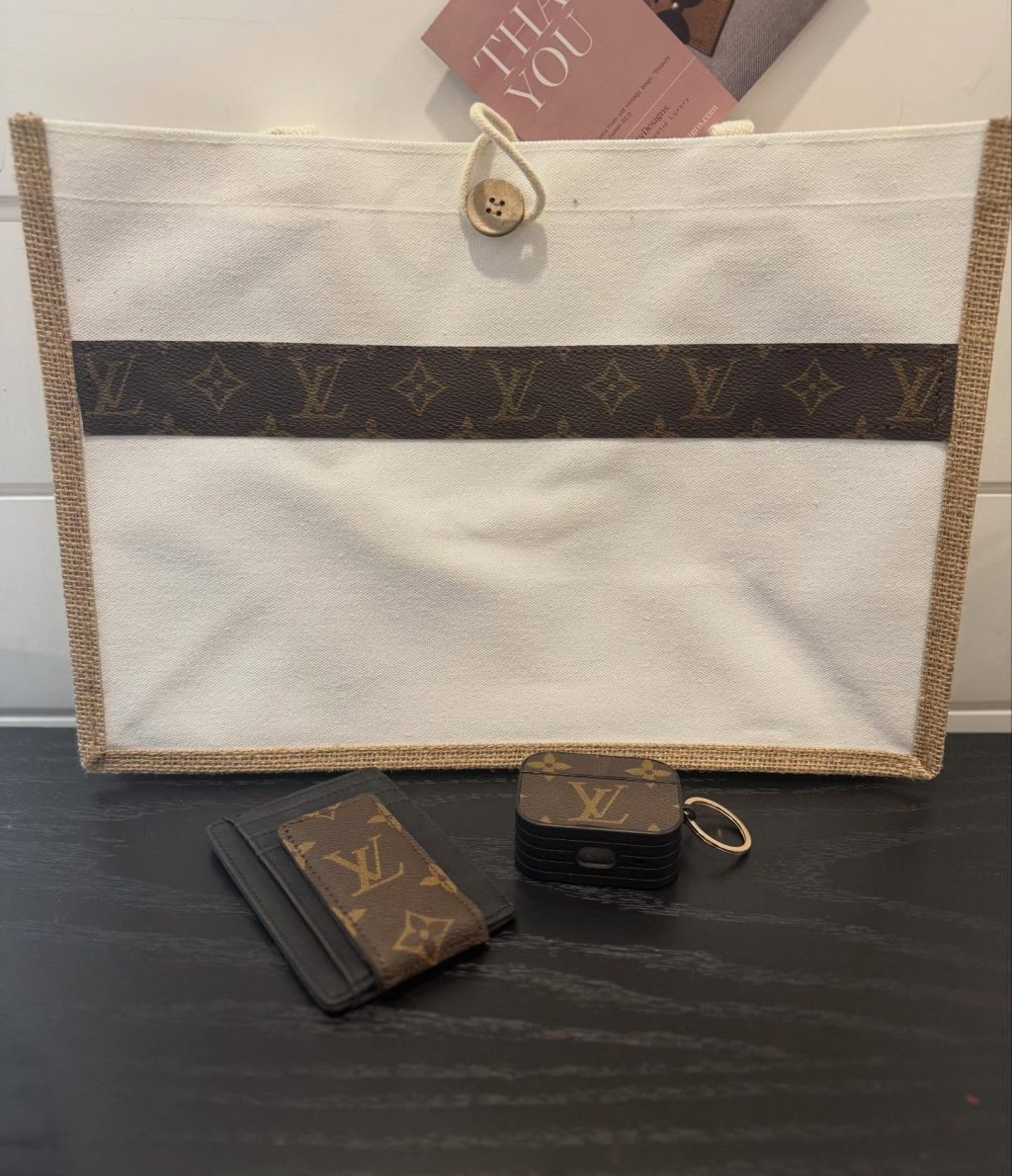 𝐏𝐡𝐞𝐰😮‍💨 𝐈 𝐚𝐦 𝐞𝐱𝐡𝐚𝐮𝐬𝐭𝐞𝐝 - 𝐡𝐞𝐫𝐞 𝐚𝐫𝐞 𝐬𝐨𝐦𝐞 𝐨𝐟 𝐭𝐡𝐞 𝐠𝐢𝐟𝐭𝐬 𝐨𝐧 𝐒𝐚𝐧𝐭𝐚’𝐬 𝐬𝐥𝐞𝐢𝐠𝐡 🎅 

𝐓𝐡𝐚𝐧𝐤 𝐲𝐨𝐮 𝐚𝐥𝐥 𝐟𝐨𝐫 𝐲𝐨𝐮𝐫 𝐨𝐫𝐝𝐞𝐫𝐬 𝐭𝐡𝐢𝐬 𝐂𝐡𝐫𝐢𝐬𝐭𝐦𝐚𝐬 𝐬𝐞𝐚𝐬𝐨𝐧 𝐚𝐧𝐝 𝐬𝐡𝐨𝐩𝐩𝐢𝐧𝐠 𝐬𝐦𝐚𝐥𝐥. 

𝐸𝑛𝑗𝑜𝑦 𝑡𝑖𝑚𝑒 𝑤𝑖𝑡ℎ 𝑦𝑜𝑢𝑟 𝑙𝑜𝑣𝑒𝑑 𝑜𝑛𝑒𝑠 𝑎𝑛𝑑 𝑐𝑒𝑙𝑒𝑏𝑟𝑎𝑡𝑖𝑛𝑔 𝑡ℎ𝑒 𝑏𝑖𝑟𝑡ℎ 𝑜𝑓 𝐽𝑒𝑠𝑢𝑠！ 

𝑴𝒆𝒓𝒓𝒚 𝑪𝒉𝒓𝒊𝒔𝒕𝒎𝒂𝒔! 🎄🎁