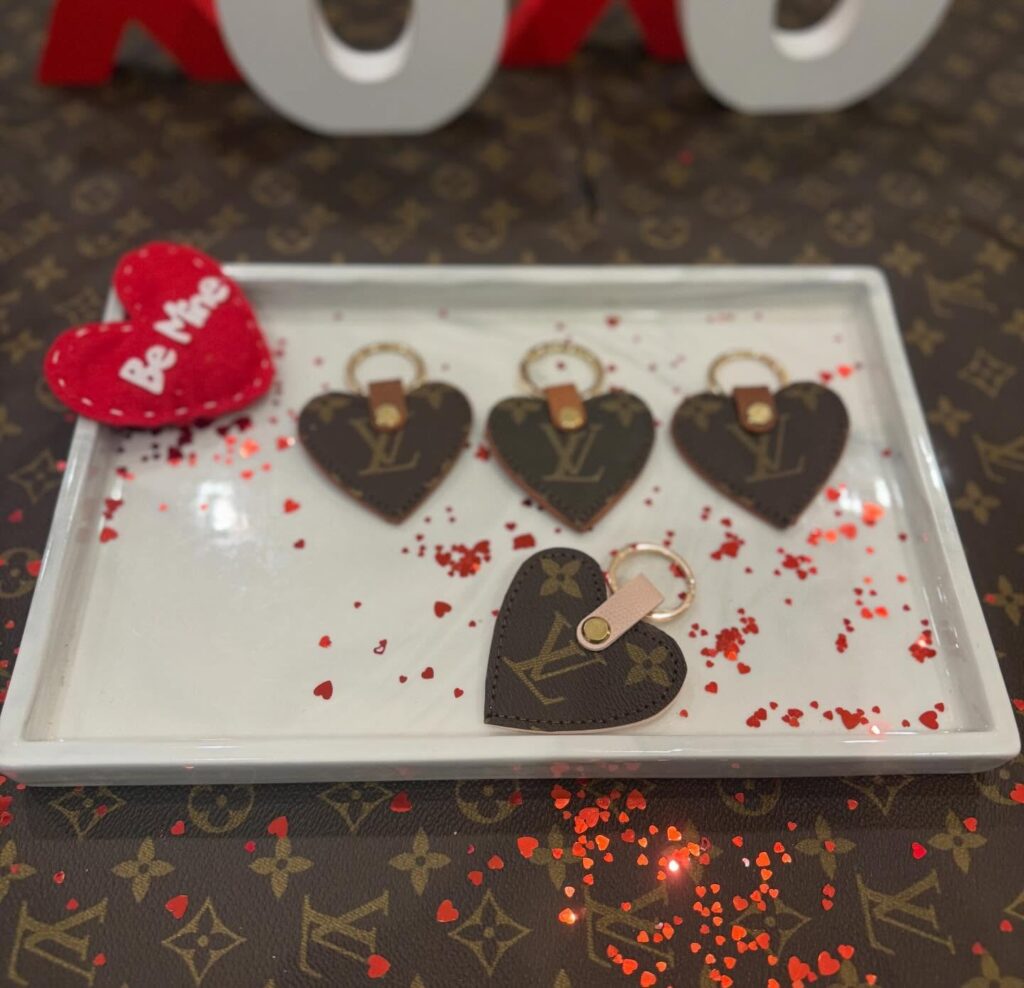 🚨 𝗨𝗣𝗗𝗔𝗧𝗘 🚨

After a few agonizing months, we are getting closer to a new 𝑾𝑬𝑩𝑺𝑰𝑻𝑬 𝑳𝑨𝑼𝑵𝑪𝑯. While it should have been launched a few days ago, the developer had a few issues that needed to be fixed so… here’s to hoping a launch before the weekend! 🙏  𝗦𝗧𝗔𝗬 𝗧𝗨𝗡𝗘𝗗 

𝓤𝓷𝓽𝓲𝓵 𝓽𝓱𝓮𝓷...

Perfect Valentine’s / Galentine’s Day Gifts ….
❣️𝗥𝗘𝗔𝗗𝗬 𝗧𝗢 𝗦𝗛𝗜𝗣 ❣️ That’s right… all of these items are 𝗣𝗿𝗲-𝗠𝗮𝗱𝗲 𝗮𝗻𝗱 𝗥𝗲𝗮𝗱𝘆 𝘁𝗼 𝗦𝗵𝗶𝗽 🎉💗🙏

♥︎There are multiples of each item
♥︎Prices are in the comments under each photo. 
♥︎Shipping is an additional standard rate
All items will be cross posted
♥︎To purchase, please either comment under photo(s) of items or send a message 

💌𝓜𝓮𝓽𝓱𝓸𝓭𝓼 𝓸𝓯 𝓹𝓪𝔂𝓶𝓮𝓷𝓽 𝒂𝒄𝒄𝒆𝒑𝒕𝒆𝒅:

❤️Venmo
❤️Zelle
❤️Cashapp
❤️PayPal (add 4% for invoice)