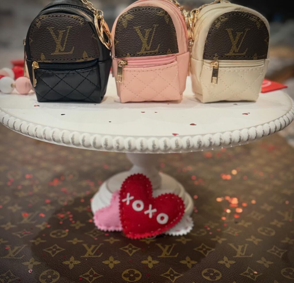 🚨 𝗨𝗣𝗗𝗔𝗧𝗘 🚨

After a few agonizing months, we are getting closer to a new 𝑾𝑬𝑩𝑺𝑰𝑻𝑬 𝑳𝑨𝑼𝑵𝑪𝑯. While it should have been launched a few days ago, the developer had a few issues that needed to be fixed so… here’s to hoping a launch before the weekend! 🙏  𝗦𝗧𝗔𝗬 𝗧𝗨𝗡𝗘𝗗 

𝓤𝓷𝓽𝓲𝓵 𝓽𝓱𝓮𝓷...

Perfect Valentine’s / Galentine’s Day Gifts ….
❣️𝗥𝗘𝗔𝗗𝗬 𝗧𝗢 𝗦𝗛𝗜𝗣 ❣️ That’s right… all of these items are 𝗣𝗿𝗲-𝗠𝗮𝗱𝗲 𝗮𝗻𝗱 𝗥𝗲𝗮𝗱𝘆 𝘁𝗼 𝗦𝗵𝗶𝗽 🎉💗🙏

♥︎There are multiples of each item
♥︎Prices are in the comments under each photo. 
♥︎Shipping is an additional standard rate
All items will be cross posted
♥︎To purchase, please either comment under photo(s) of items or send a message 

💌𝓜𝓮𝓽𝓱𝓸𝓭𝓼 𝓸𝓯 𝓹𝓪𝔂𝓶𝓮𝓷𝓽 𝒂𝒄𝒄𝒆𝒑𝒕𝒆𝒅:

❤️Venmo
❤️Zelle
❤️Cashapp
❤️PayPal (add 4% for invoice)