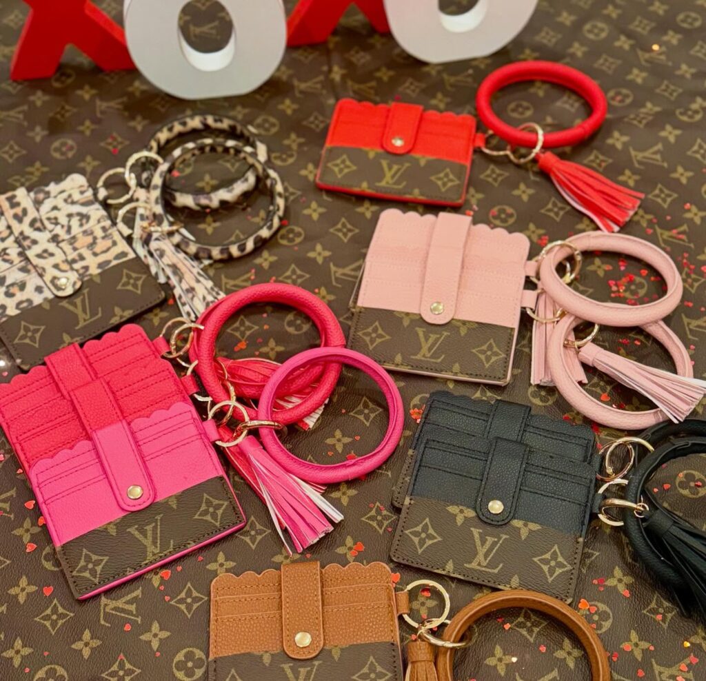 🚨 𝗨𝗣𝗗𝗔𝗧𝗘 🚨

After a few agonizing months, we are getting closer to a new 𝑾𝑬𝑩𝑺𝑰𝑻𝑬 𝑳𝑨𝑼𝑵𝑪𝑯. While it should have been launched a few days ago, the developer had a few issues that needed to be fixed so… here’s to hoping a launch before the weekend! 🙏  𝗦𝗧𝗔𝗬 𝗧𝗨𝗡𝗘𝗗 

𝓤𝓷𝓽𝓲𝓵 𝓽𝓱𝓮𝓷...

Perfect Valentine’s / Galentine’s Day Gifts ….
❣️𝗥𝗘𝗔𝗗𝗬 𝗧𝗢 𝗦𝗛𝗜𝗣 ❣️ That’s right… all of these items are 𝗣𝗿𝗲-𝗠𝗮𝗱𝗲 𝗮𝗻𝗱 𝗥𝗲𝗮𝗱𝘆 𝘁𝗼 𝗦𝗵𝗶𝗽 🎉💗🙏

♥︎There are multiples of each item
♥︎Prices are in the comments under each photo. 
♥︎Shipping is an additional standard rate
All items will be cross posted
♥︎To purchase, please either comment under photo(s) of items or send a message 

💌𝓜𝓮𝓽𝓱𝓸𝓭𝓼 𝓸𝓯 𝓹𝓪𝔂𝓶𝓮𝓷𝓽 𝒂𝒄𝒄𝒆𝒑𝒕𝒆𝒅:

❤️Venmo
❤️Zelle
❤️Cashapp
❤️PayPal (add 4% for invoice)