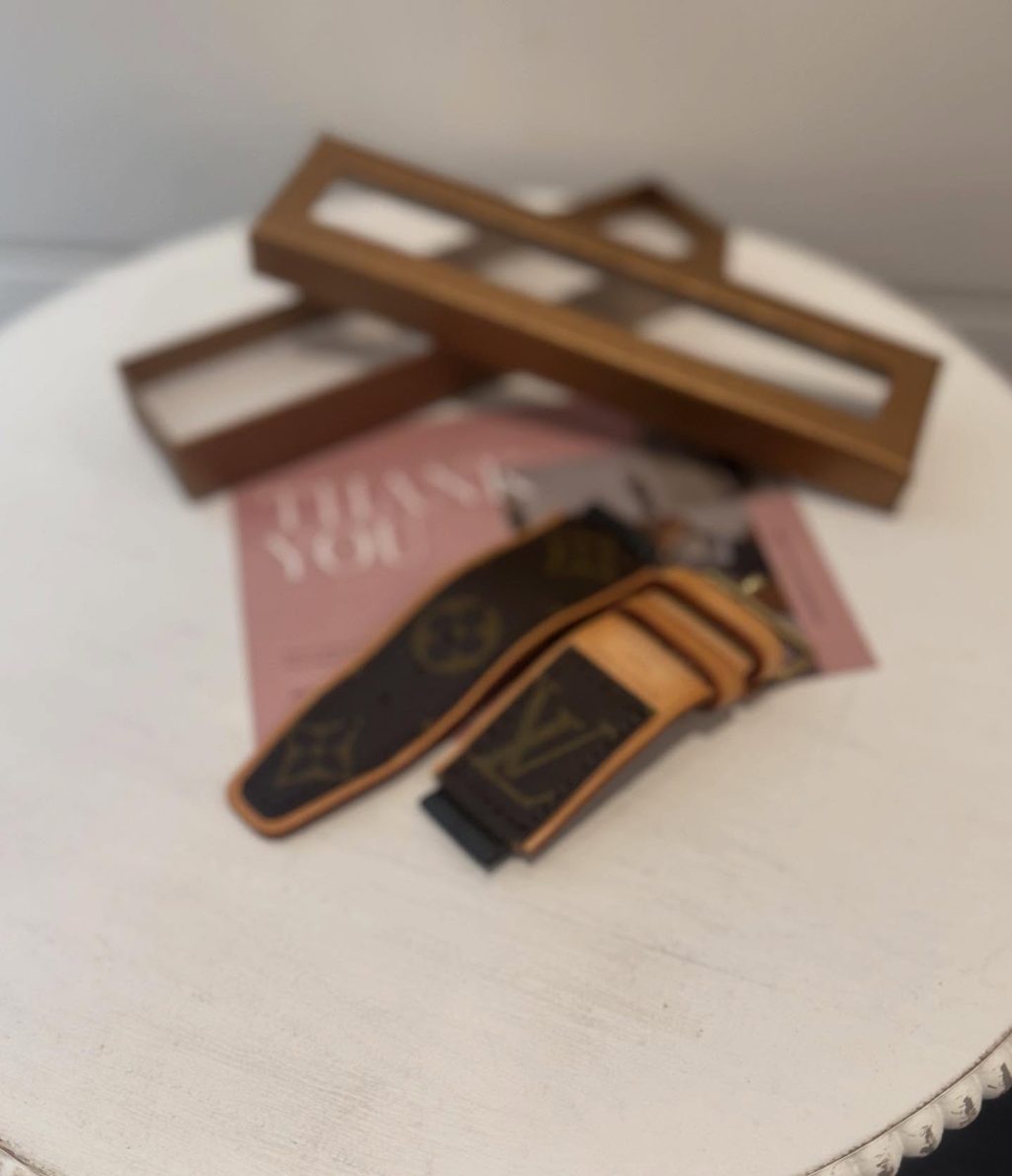 𝐏𝐡𝐞𝐰😮‍💨 𝐈 𝐚𝐦 𝐞𝐱𝐡𝐚𝐮𝐬𝐭𝐞𝐝 - 𝐡𝐞𝐫𝐞 𝐚𝐫𝐞 𝐬𝐨𝐦𝐞 𝐨𝐟 𝐭𝐡𝐞 𝐠𝐢𝐟𝐭𝐬 𝐨𝐧 𝐒𝐚𝐧𝐭𝐚’𝐬 𝐬𝐥𝐞𝐢𝐠𝐡 🎅 

𝐓𝐡𝐚𝐧𝐤 𝐲𝐨𝐮 𝐚𝐥𝐥 𝐟𝐨𝐫 𝐲𝐨𝐮𝐫 𝐨𝐫𝐝𝐞𝐫𝐬 𝐭𝐡𝐢𝐬 𝐂𝐡𝐫𝐢𝐬𝐭𝐦𝐚𝐬 𝐬𝐞𝐚𝐬𝐨𝐧 𝐚𝐧𝐝 𝐬𝐡𝐨𝐩𝐩𝐢𝐧𝐠 𝐬𝐦𝐚𝐥𝐥. 

𝐸𝑛𝑗𝑜𝑦 𝑡𝑖𝑚𝑒 𝑤𝑖𝑡ℎ 𝑦𝑜𝑢𝑟 𝑙𝑜𝑣𝑒𝑑 𝑜𝑛𝑒𝑠 𝑎𝑛𝑑 𝑐𝑒𝑙𝑒𝑏𝑟𝑎𝑡𝑖𝑛𝑔 𝑡ℎ𝑒 𝑏𝑖𝑟𝑡ℎ 𝑜𝑓 𝐽𝑒𝑠𝑢𝑠！ 

𝑴𝒆𝒓𝒓𝒚 𝑪𝒉𝒓𝒊𝒔𝒕𝒎𝒂𝒔! 🎄🎁