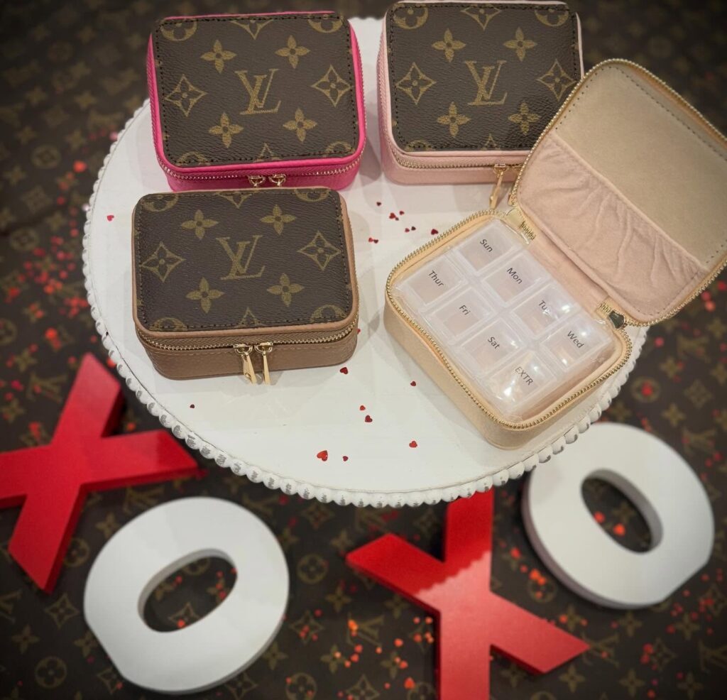 🚨 𝗨𝗣𝗗𝗔𝗧𝗘 🚨

After a few agonizing months, we are getting closer to a new 𝑾𝑬𝑩𝑺𝑰𝑻𝑬 𝑳𝑨𝑼𝑵𝑪𝑯. While it should have been launched a few days ago, the developer had a few issues that needed to be fixed so… here’s to hoping a launch before the weekend! 🙏  𝗦𝗧𝗔𝗬 𝗧𝗨𝗡𝗘𝗗 

𝓤𝓷𝓽𝓲𝓵 𝓽𝓱𝓮𝓷...

Perfect Valentine’s / Galentine’s Day Gifts ….
❣️𝗥𝗘𝗔𝗗𝗬 𝗧𝗢 𝗦𝗛𝗜𝗣 ❣️ That’s right… all of these items are 𝗣𝗿𝗲-𝗠𝗮𝗱𝗲 𝗮𝗻𝗱 𝗥𝗲𝗮𝗱𝘆 𝘁𝗼 𝗦𝗵𝗶𝗽 🎉💗🙏

♥︎There are multiples of each item
♥︎Prices are in the comments under each photo. 
♥︎Shipping is an additional standard rate
All items will be cross posted
♥︎To purchase, please either comment under photo(s) of items or send a message 

💌𝓜𝓮𝓽𝓱𝓸𝓭𝓼 𝓸𝓯 𝓹𝓪𝔂𝓶𝓮𝓷𝓽 𝒂𝒄𝒄𝒆𝒑𝒕𝒆𝒅:

❤️Venmo
❤️Zelle
❤️Cashapp
❤️PayPal (add 4% for invoice)