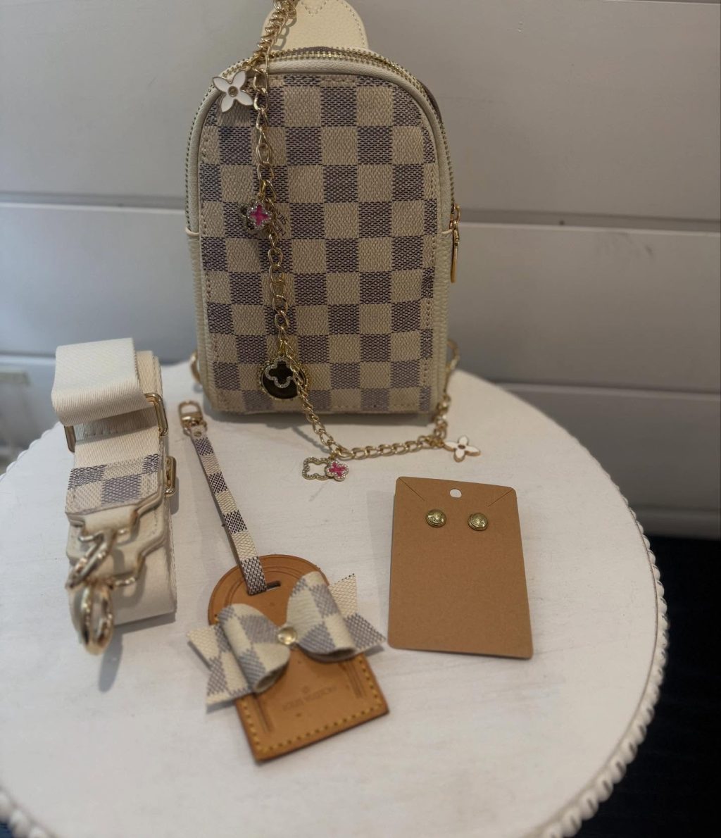 𝐏𝐡𝐞𝐰😮‍💨 𝐈 𝐚𝐦 𝐞𝐱𝐡𝐚𝐮𝐬𝐭𝐞𝐝 - 𝐡𝐞𝐫𝐞 𝐚𝐫𝐞 𝐬𝐨𝐦𝐞 𝐨𝐟 𝐭𝐡𝐞 𝐠𝐢𝐟𝐭𝐬 𝐨𝐧 𝐒𝐚𝐧𝐭𝐚’𝐬 𝐬𝐥𝐞𝐢𝐠𝐡 🎅 

𝐓𝐡𝐚𝐧𝐤 𝐲𝐨𝐮 𝐚𝐥𝐥 𝐟𝐨𝐫 𝐲𝐨𝐮𝐫 𝐨𝐫𝐝𝐞𝐫𝐬 𝐭𝐡𝐢𝐬 𝐂𝐡𝐫𝐢𝐬𝐭𝐦𝐚𝐬 𝐬𝐞𝐚𝐬𝐨𝐧 𝐚𝐧𝐝 𝐬𝐡𝐨𝐩𝐩𝐢𝐧𝐠 𝐬𝐦𝐚𝐥𝐥. 

𝐸𝑛𝑗𝑜𝑦 𝑡𝑖𝑚𝑒 𝑤𝑖𝑡ℎ 𝑦𝑜𝑢𝑟 𝑙𝑜𝑣𝑒𝑑 𝑜𝑛𝑒𝑠 𝑎𝑛𝑑 𝑐𝑒𝑙𝑒𝑏𝑟𝑎𝑡𝑖𝑛𝑔 𝑡ℎ𝑒 𝑏𝑖𝑟𝑡ℎ 𝑜𝑓 𝐽𝑒𝑠𝑢𝑠！ 

𝑴𝒆𝒓𝒓𝒚 𝑪𝒉𝒓𝒊𝒔𝒕𝒎𝒂𝒔! 🎄🎁